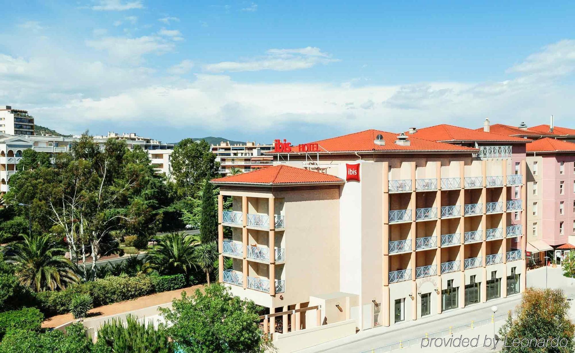 Hotel Ibis Hyeres Centre Esterno foto