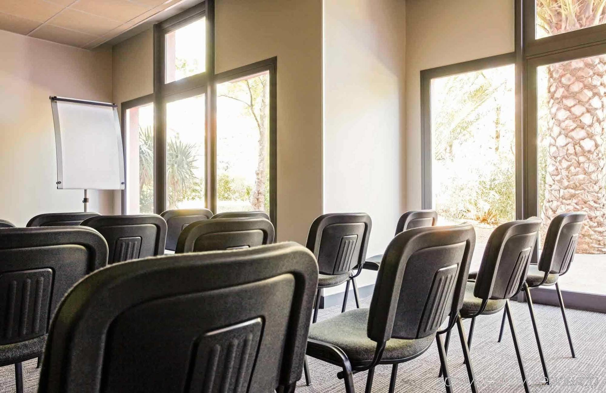Hotel Ibis Hyeres Centre Esterno foto