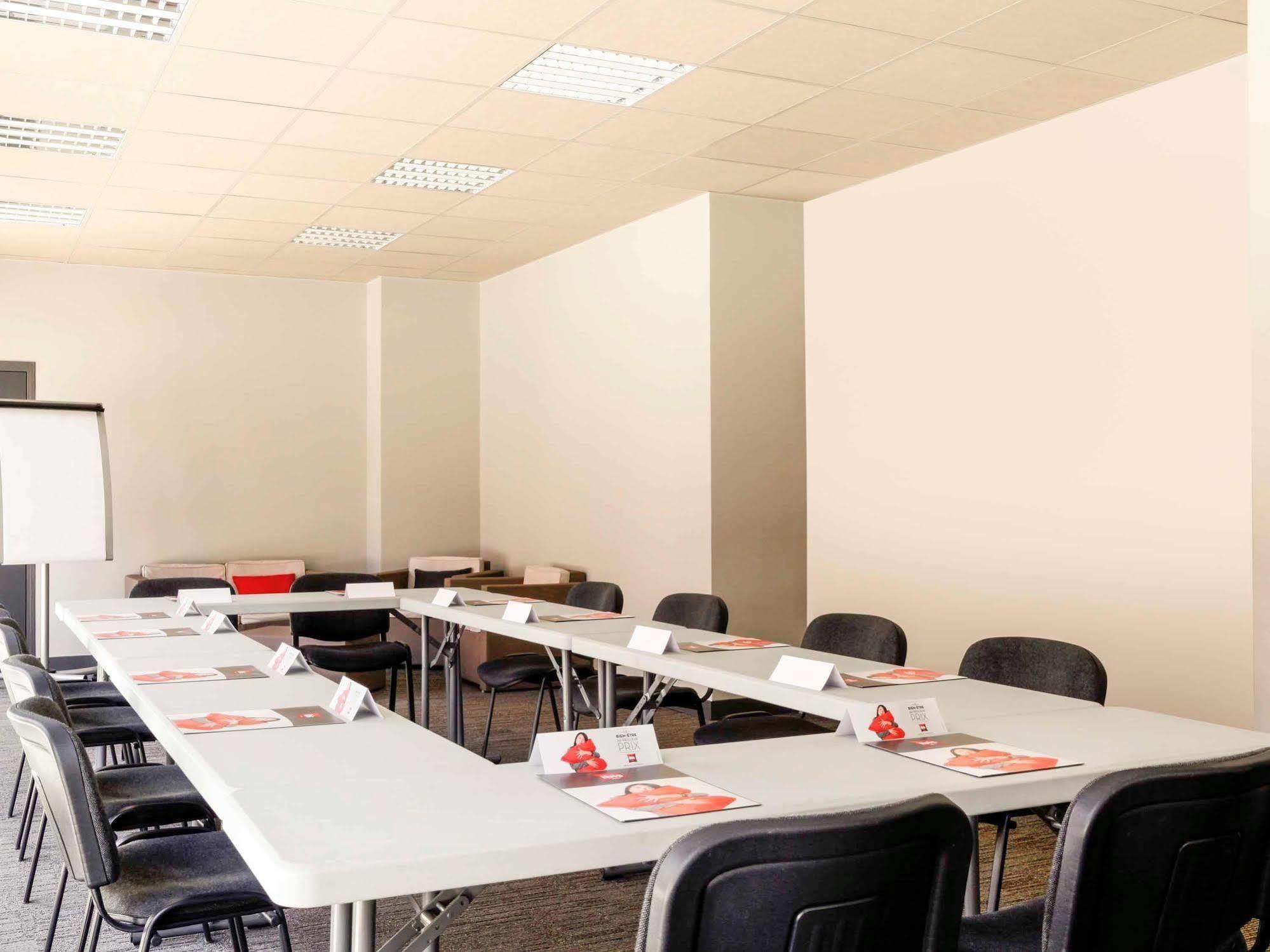 Hotel Ibis Hyeres Centre Esterno foto