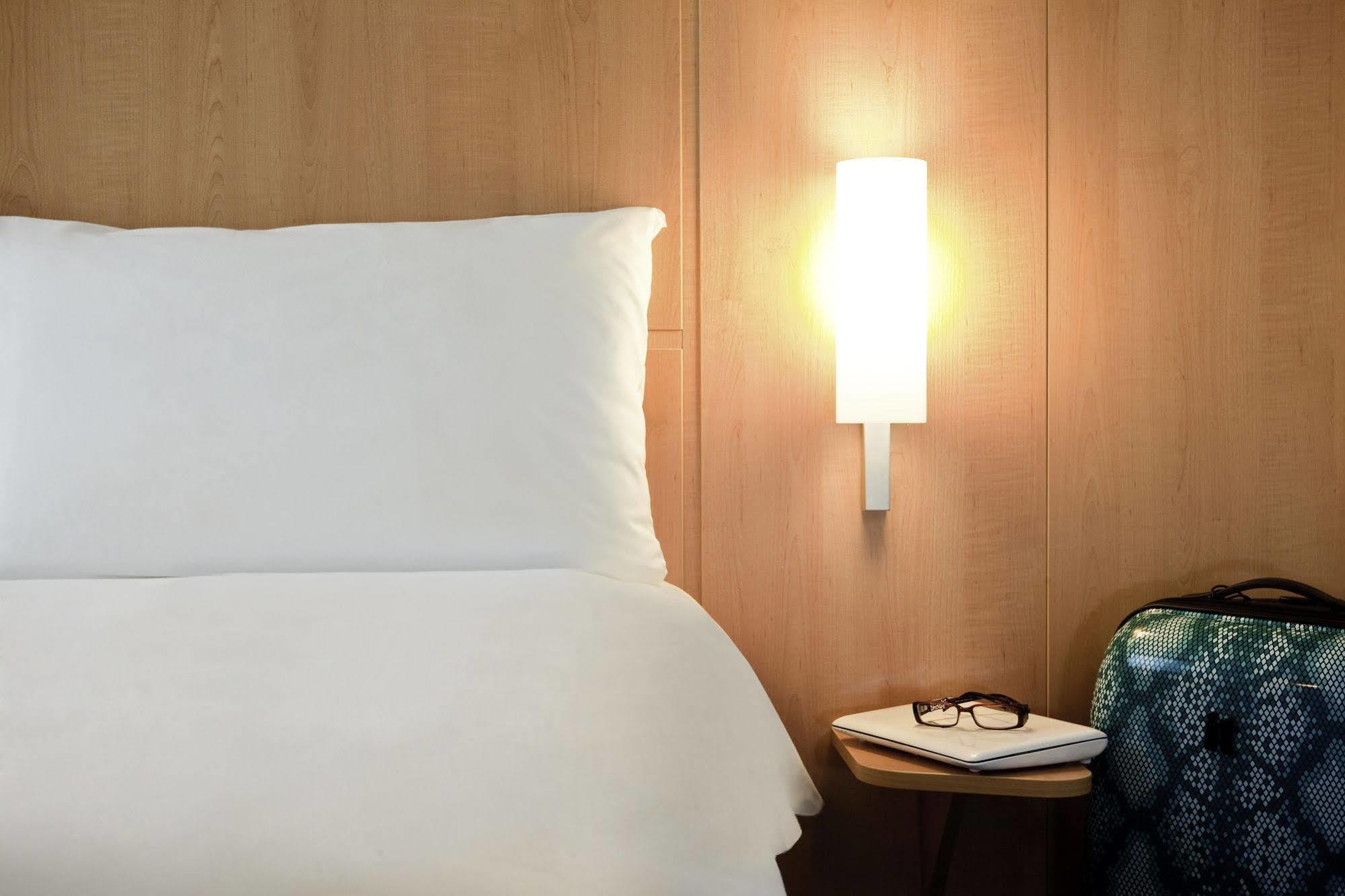 Hotel Ibis Hyeres Centre Esterno foto