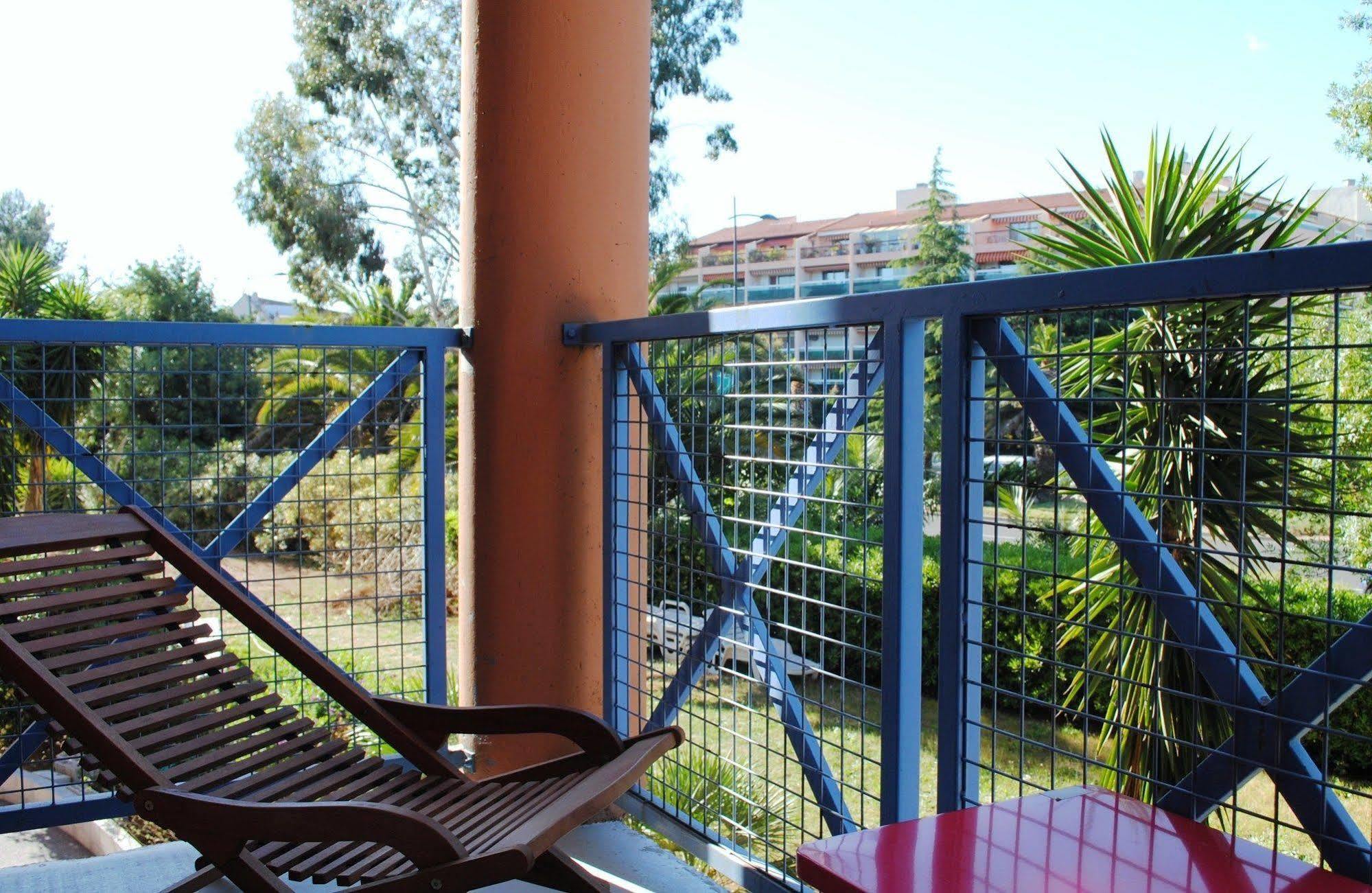 Hotel Ibis Hyeres Centre Esterno foto