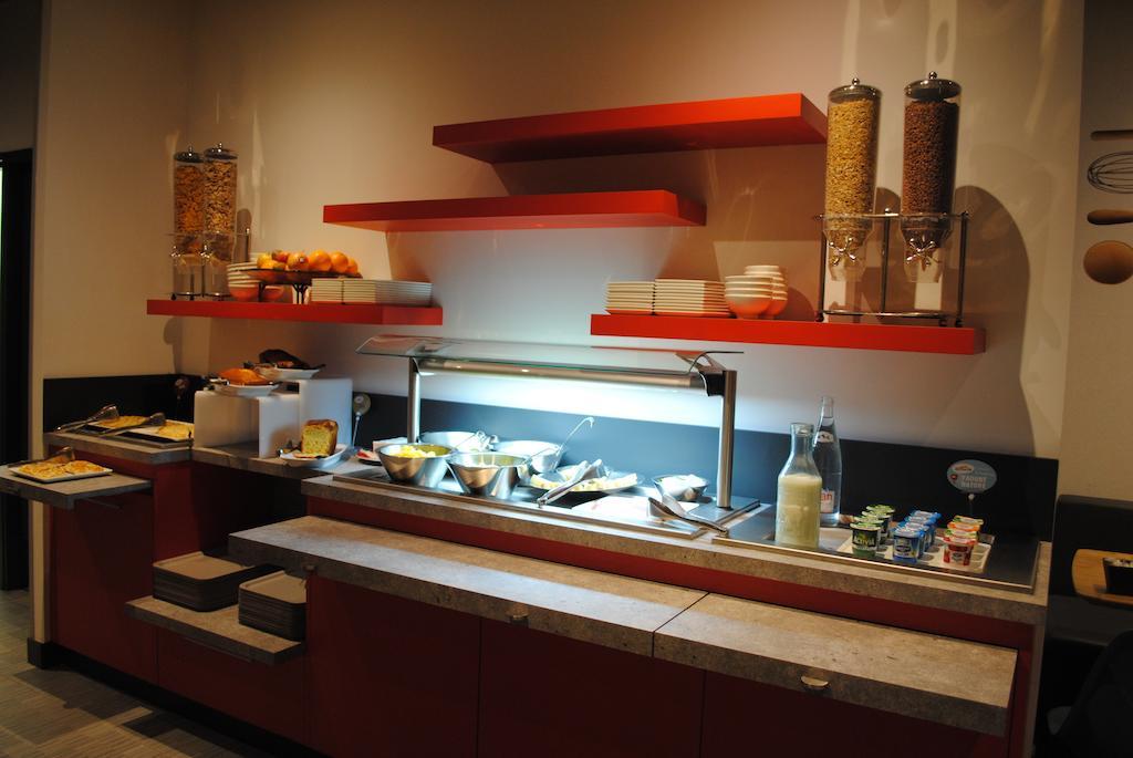 Hotel Ibis Hyeres Centre Esterno foto