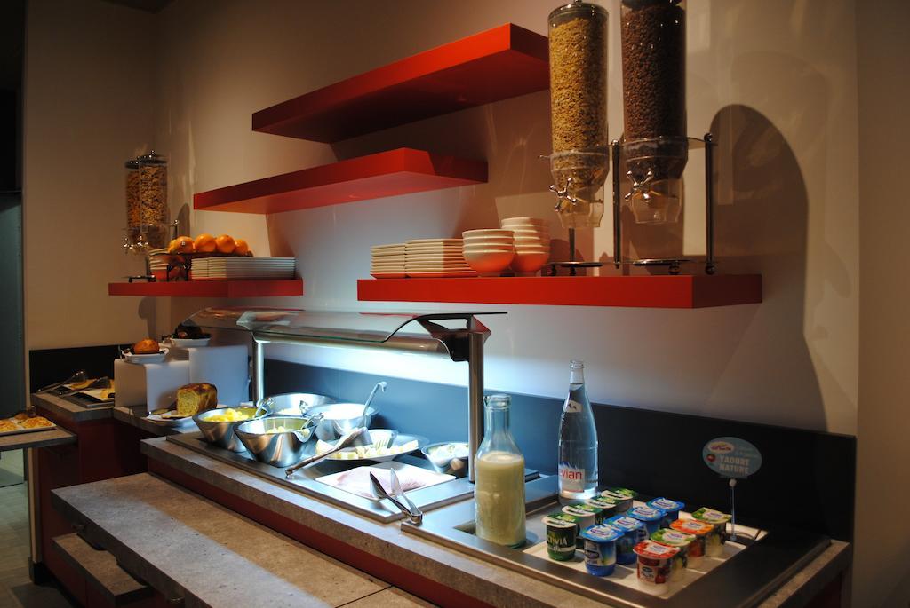 Hotel Ibis Hyeres Centre Esterno foto